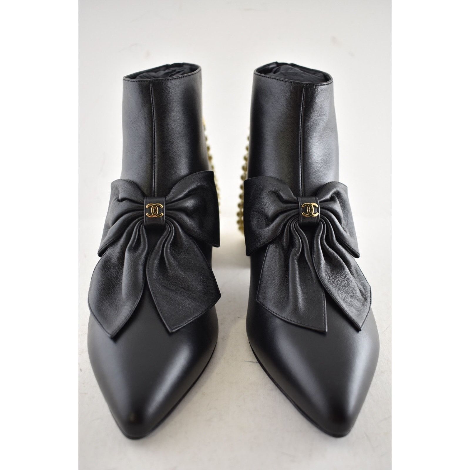 Chanel Chanel Black Lambskin Pearl CC Bow Ankle Boots 38 Size US 7 / IT 37 - 8 Thumbnail