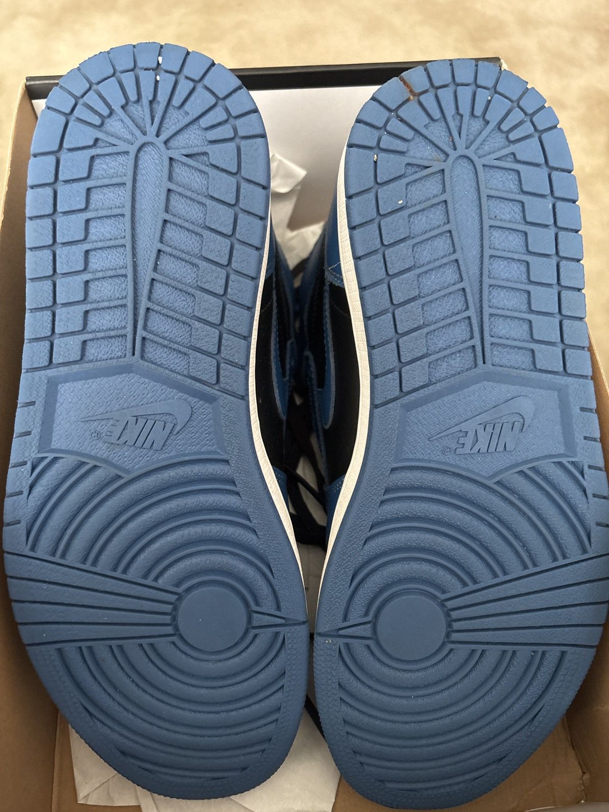 Jordan Brand Jordan 1 Dark Marina Blue Size US 10 / EU 43 - 2 Thumbnail