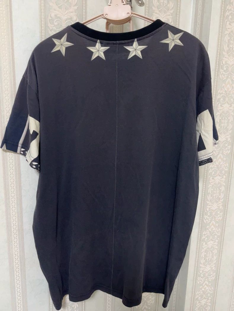 Givenchy Givenchy Short-sleeved T-shirt with shark mouth, XS size Size US XS / EU 42 / 0 - 2 Thumbnail