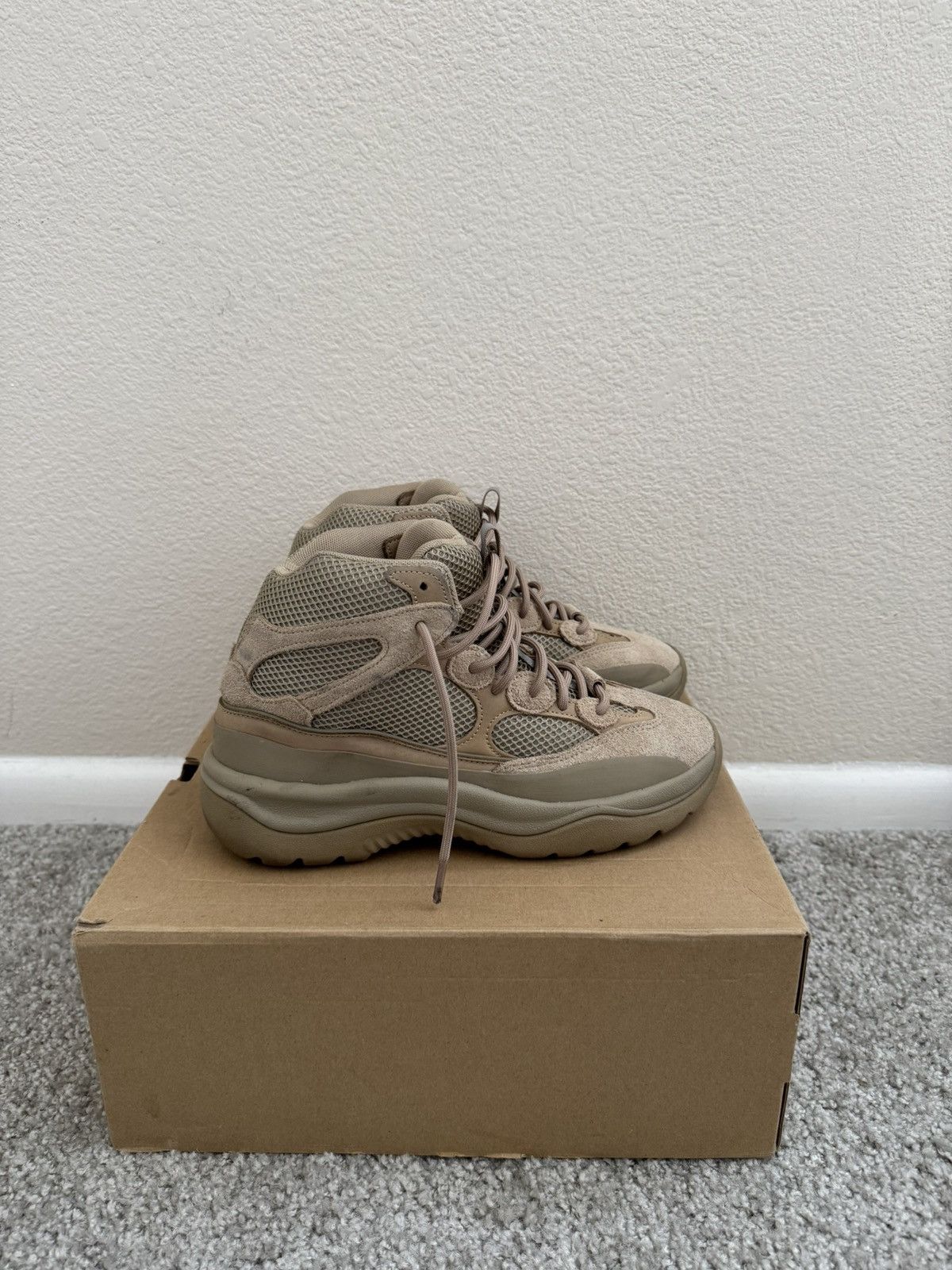 Yeezy Yezzy Desert Boot - Rock Size US 9.5 / EU 42-43 - 2 Thumbnail