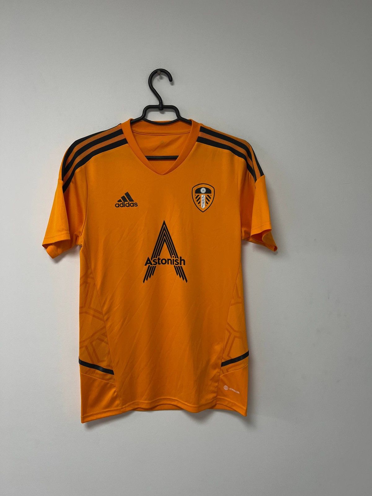 Adidas Leeds United 2022/2023 Training Football Shirt Adidas S Size US S / EU 44-46 / 1 - 1 Thumbnail