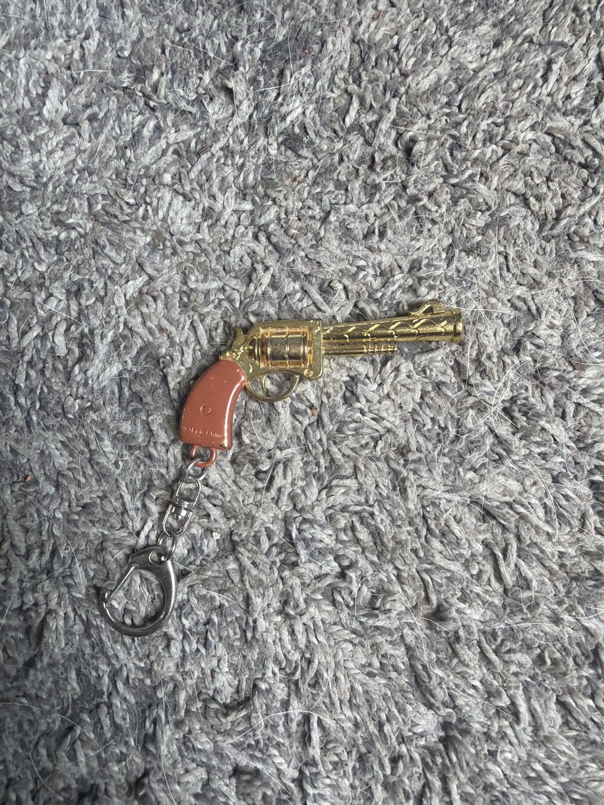 Hypebeast Epic China Fortnite Revolver Die-Cast Keychain Size ONE SIZE - 2 Thumbnail