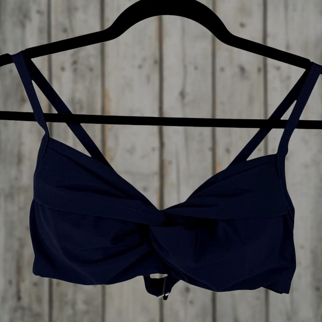 Athleta Athleta Top Women M Navy Blue Adjustable Removable Cups 34B/C Beach Summer Swim Bikini Size M / US 6-8 / IT 42-44 - 1 Thumbnail