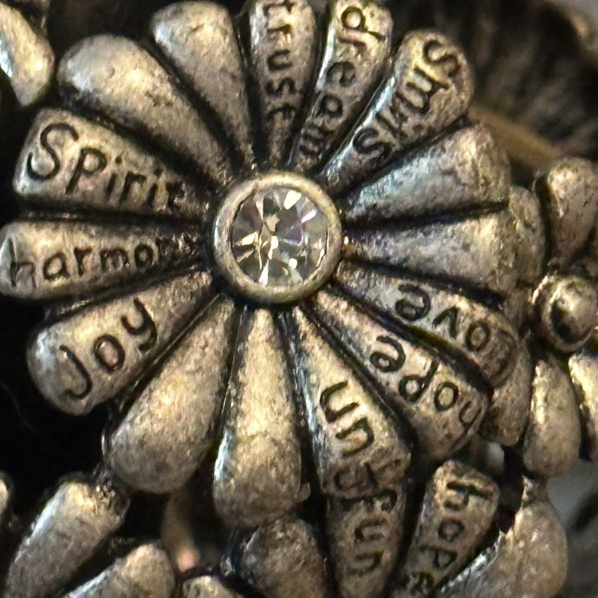 Other Silver tone inspirational flower stretch bracelet Size ONE SIZE - 4 Thumbnail