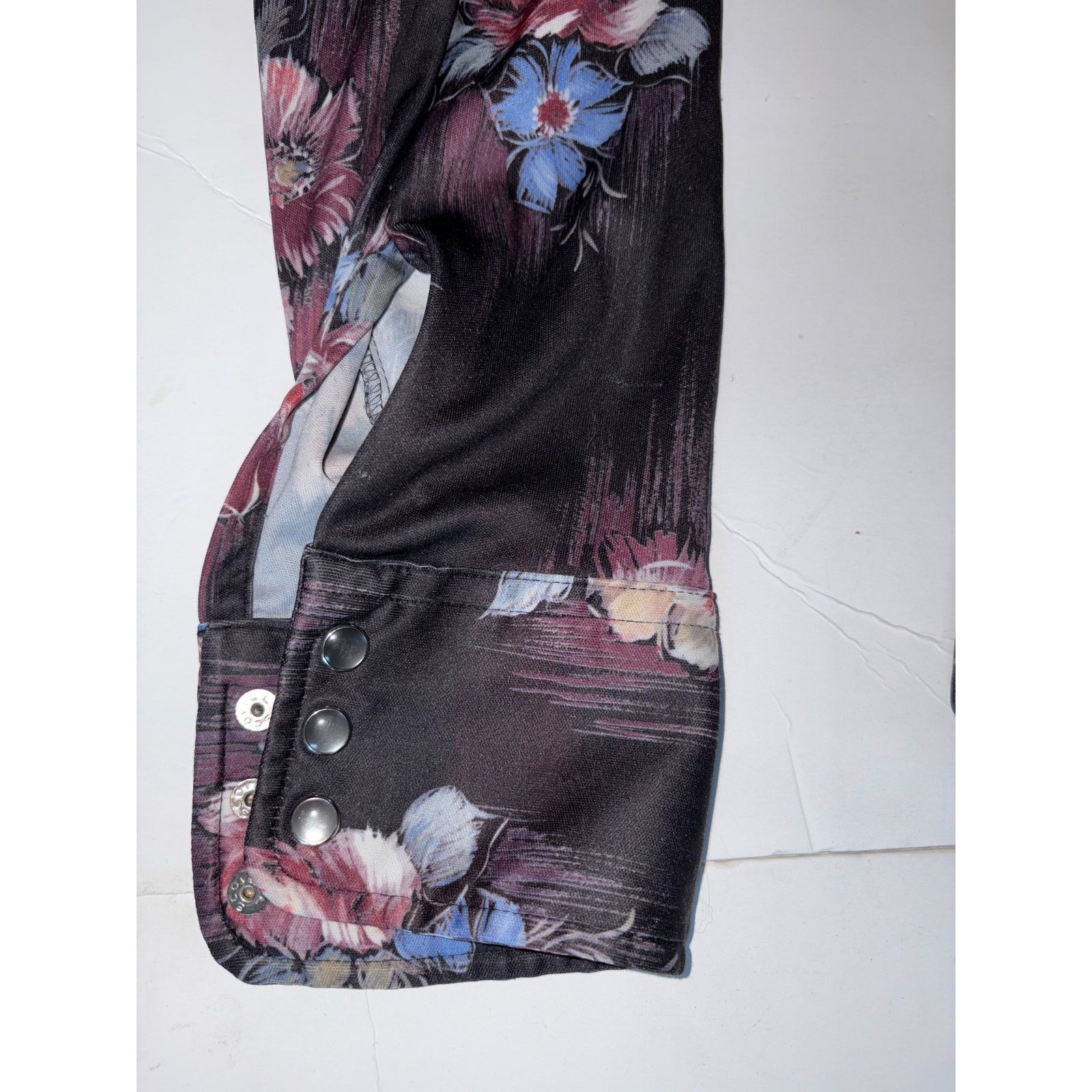 Wrangler Vintage Wrangler Longtails floral permanent press 15-15 1/2 Size US M / EU 48-50 / 2 - 4 Thumbnail