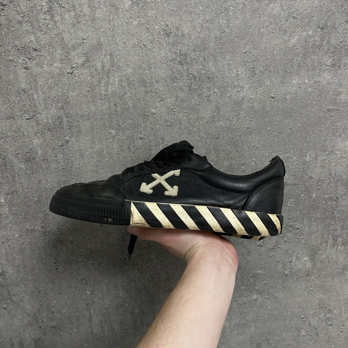 Off-White Off White Vulcanized Leather Arrows Low Top Black Sneakers Size US 11 / EU 44 - 6 Thumbnail