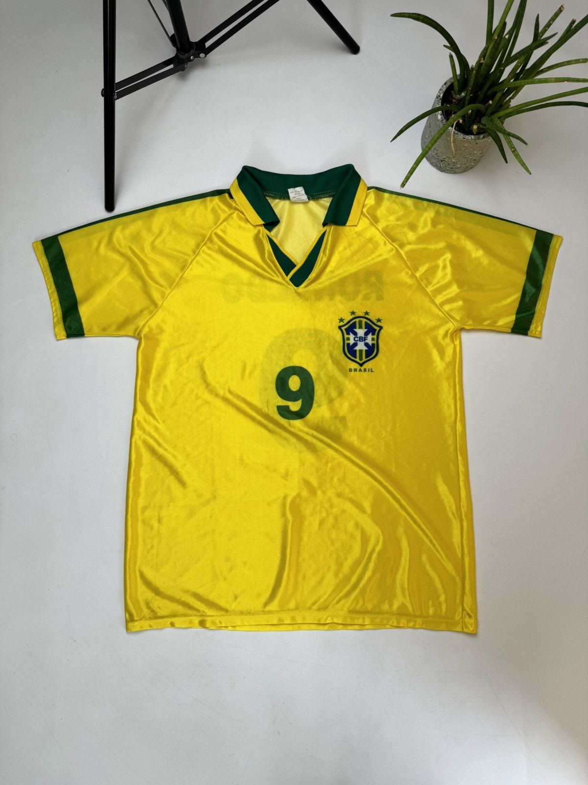 Vintage Rare vintage Brazil Ronaldo vintage soccer jersey y2k Size US XL / EU 56 / 4 - 2 Thumbnail