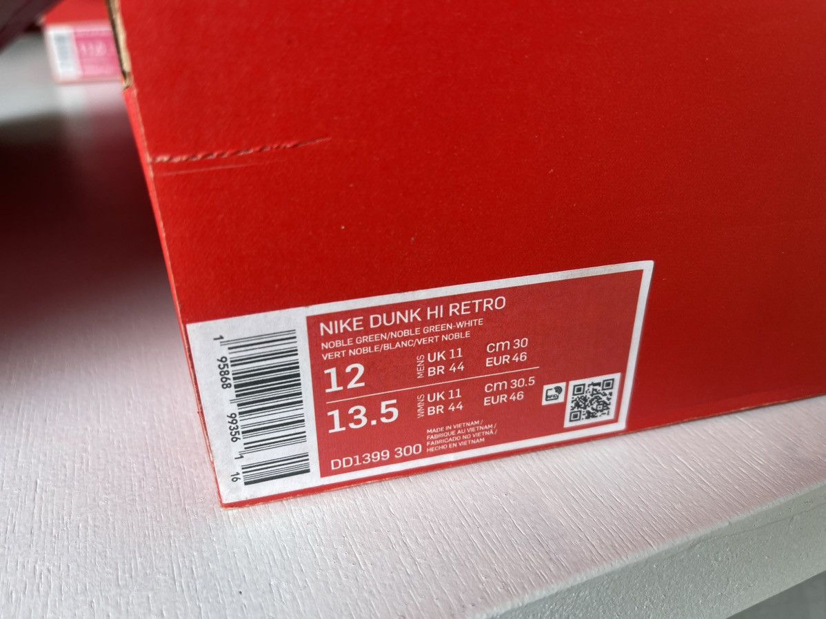 Nike Nike Dunk Green says Australia Size US 12 / EU 45 - 2 Thumbnail