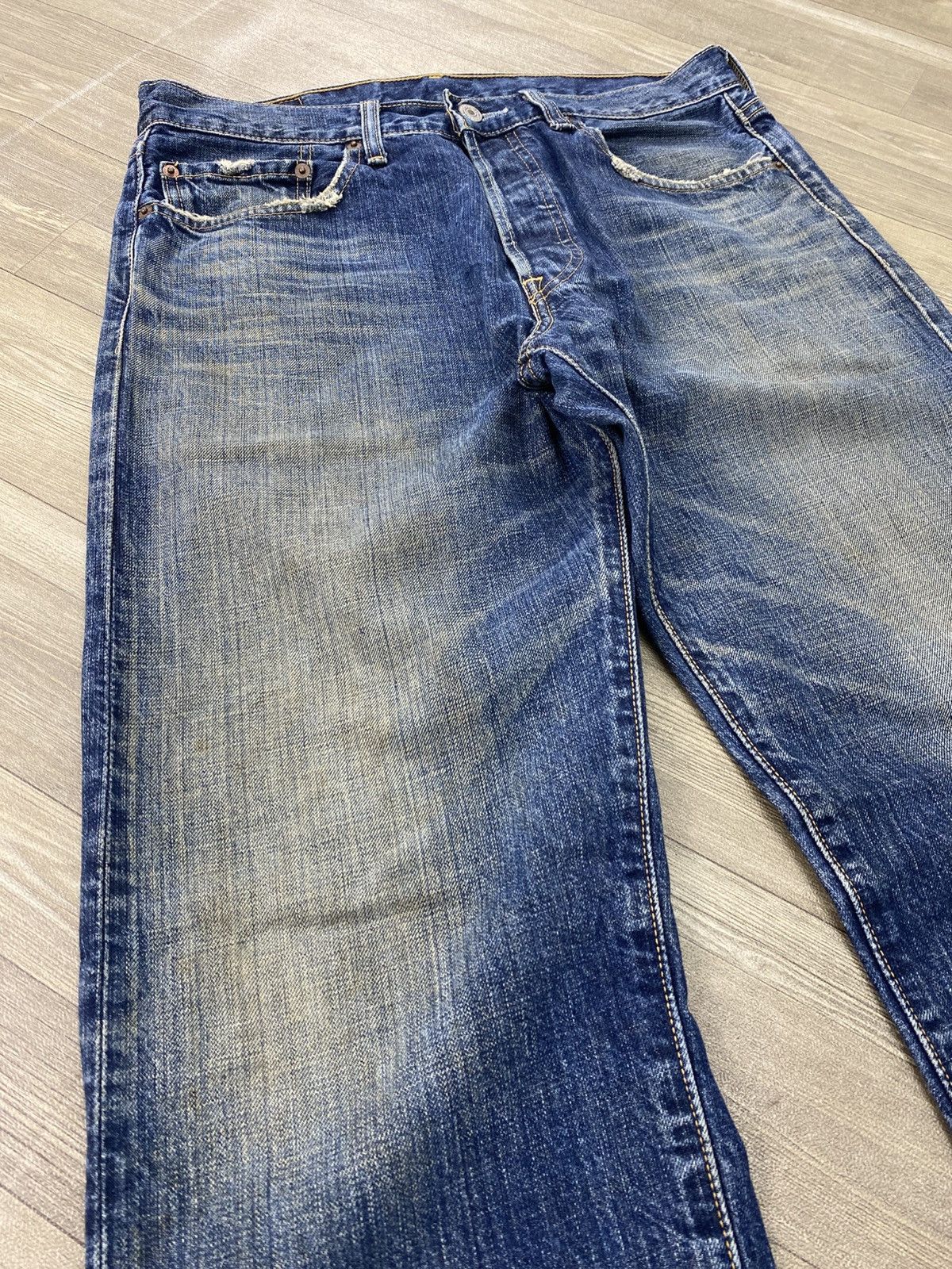 Levi's Vintage Clothing 00s Vintage Levis 501 Distressed Straight 32x33 Faded Jeans Size US 30 / EU 46 - 5 Thumbnail