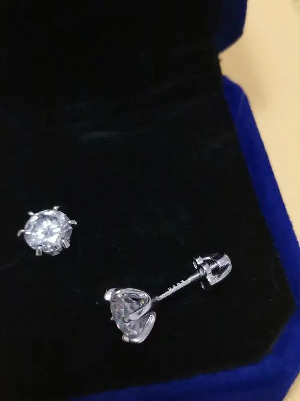 Jewelry Kamachi x Naomi 2 Carat Moissanite Screw Earrings Size ONE SIZE - 7 Thumbnail