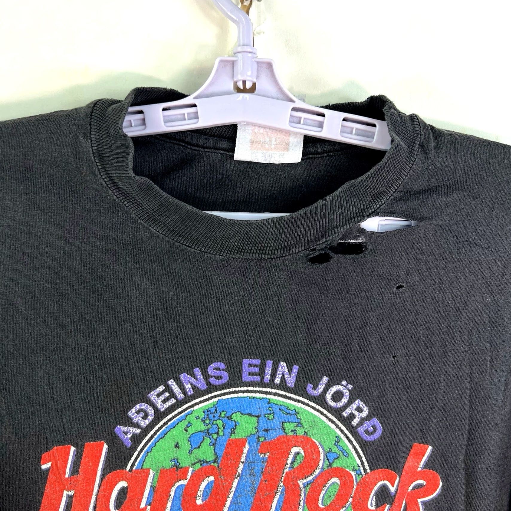Hard Rock Cafe VINTAGE Hard Rock Cafe REYKJAVIK Iceland T-Shirt Mens Size M Black 90s Distressed Graphic Print Size US M / EU 48-50 / 2 - 3 Thumbnail