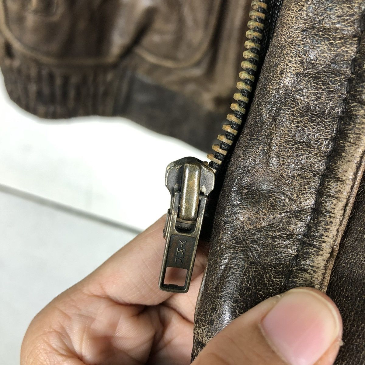 Japanese Brand 🔥VINTAGE FLY BOMBER LEATHER JACKET FOX-TROT JAPAN MADE Size US M / EU 48-50 / 2 - 19 Thumbnail