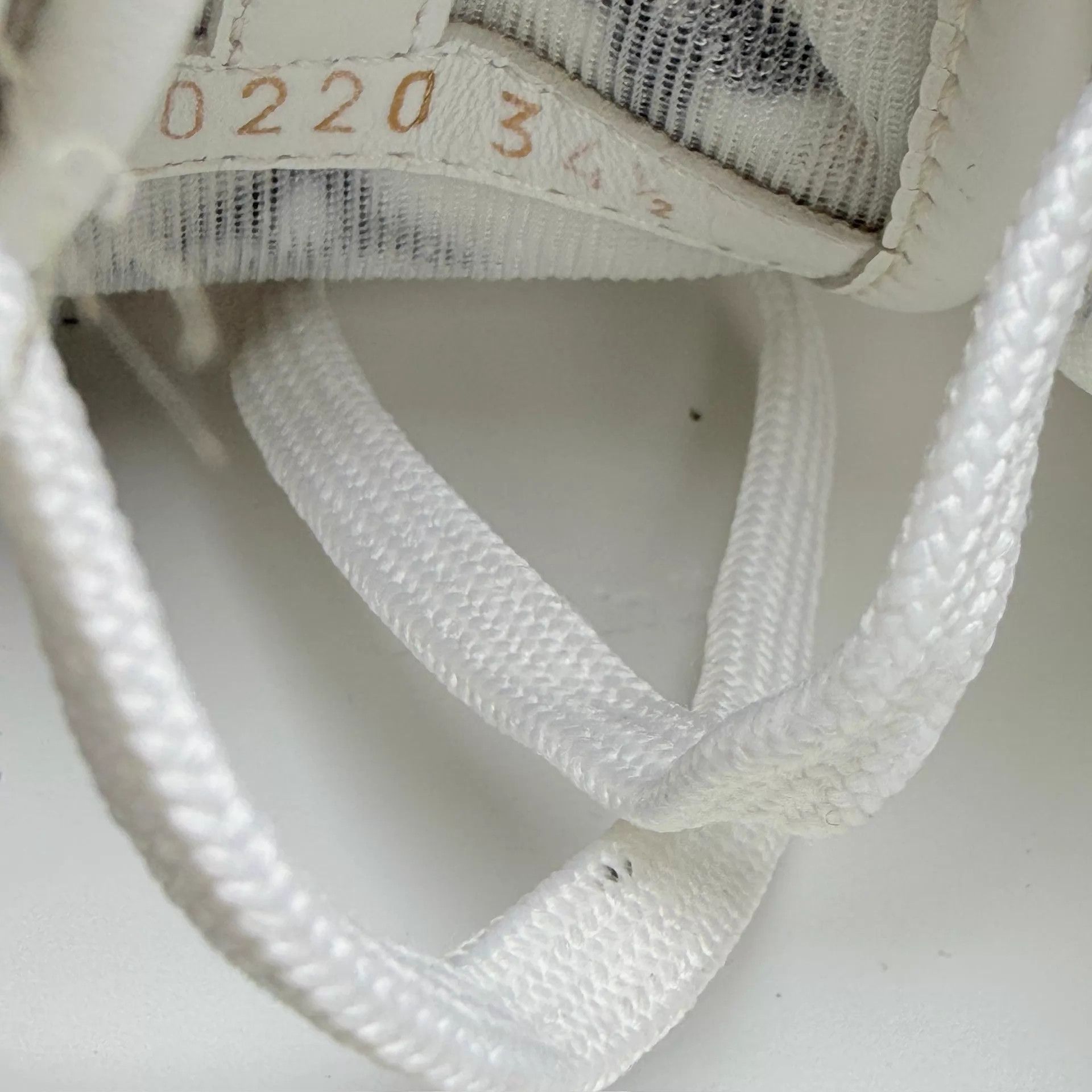 Louis Vuitton LV Wmn's B&W Monogram Sneaker 34.5 95 New Size US 4 / IT 34 - 7 Thumbnail