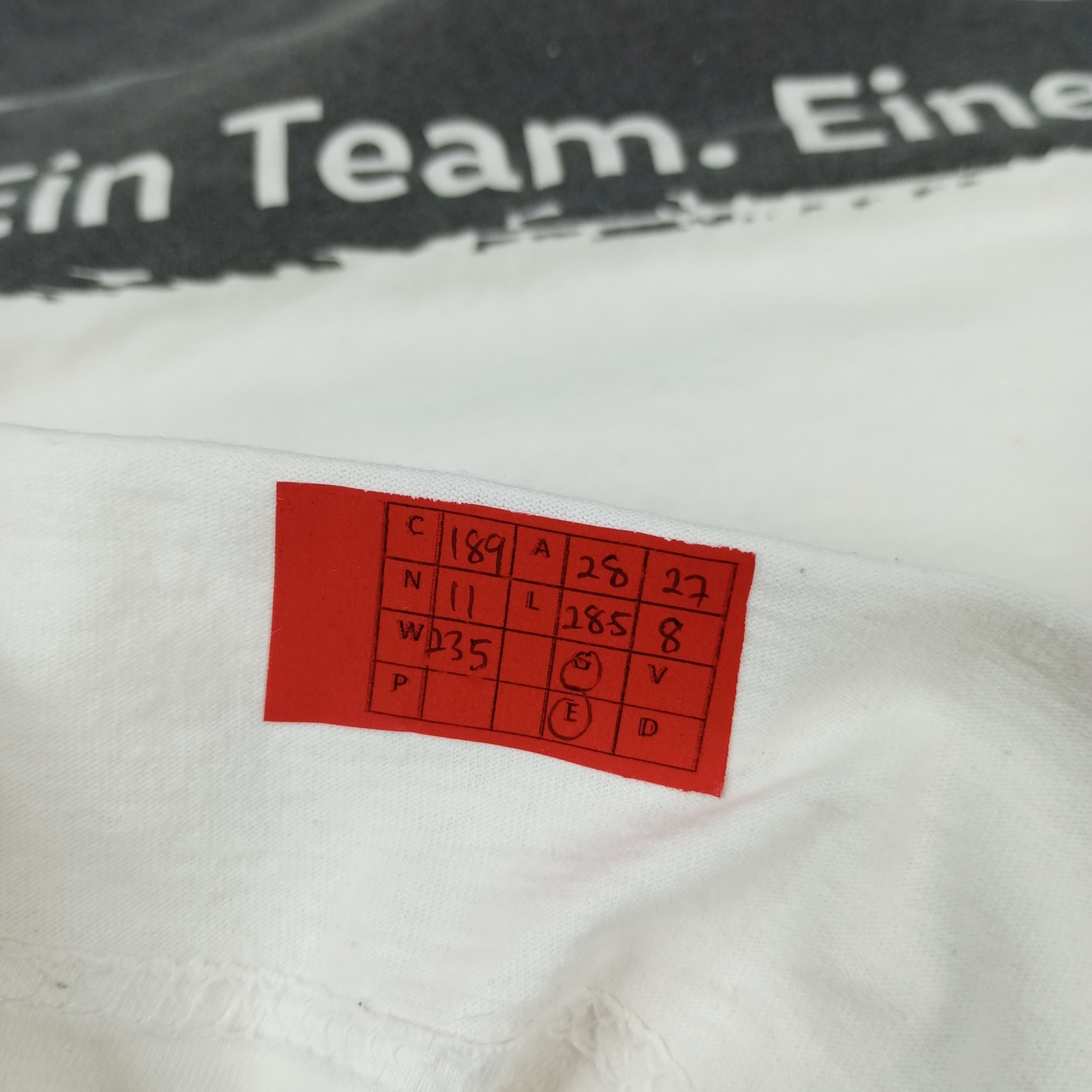 Vintage VOLKSWAGEN EIN TEAM Logo Design Motorsports Tshirt Size US XXL / EU 58 / 5 - 11 Thumbnail