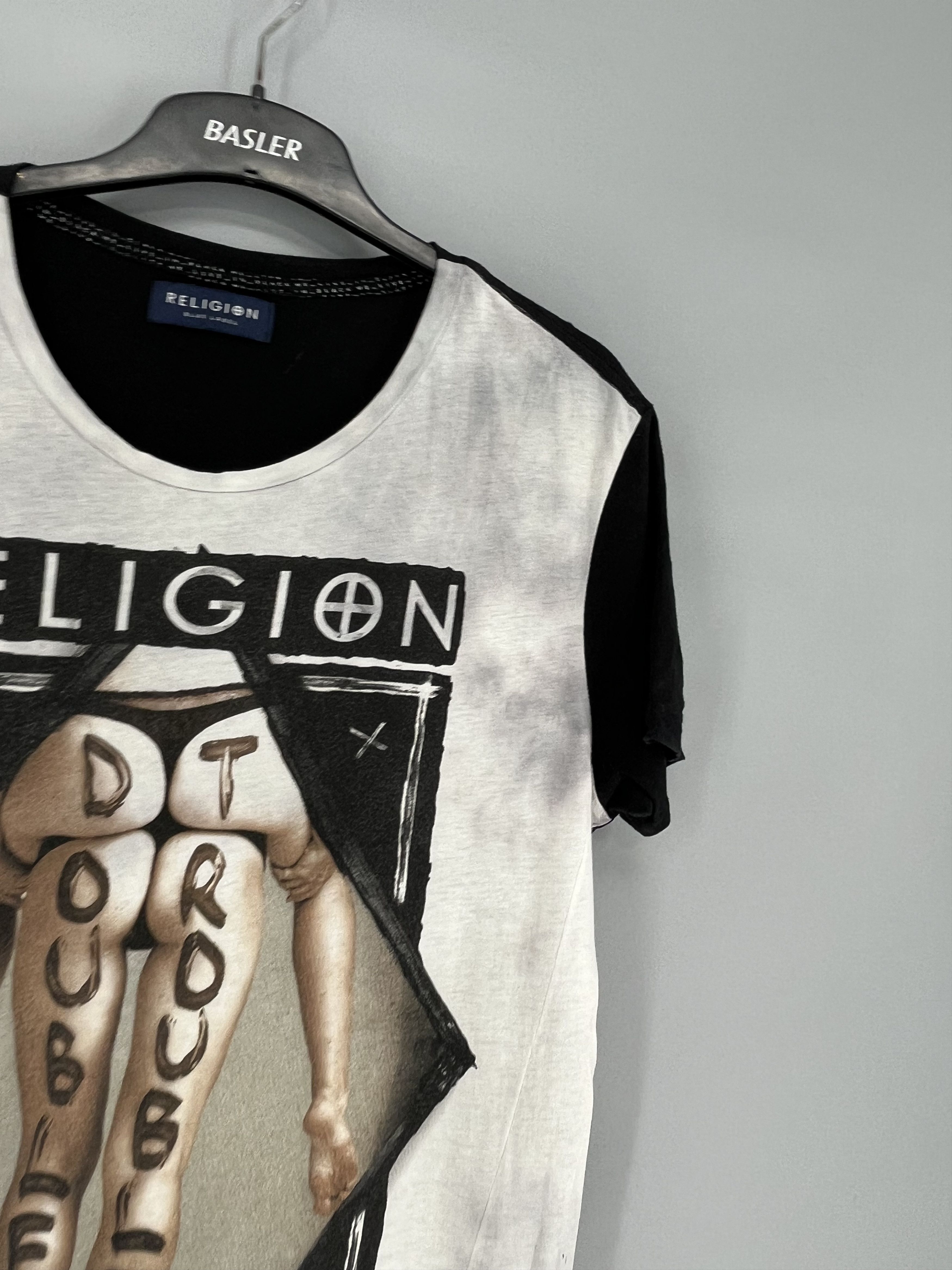 Reserved Vintage Y2k Religion Sexy girl skull Rap Style T-shirt Size US M / EU 48-50 / 2 - 10 Thumbnail