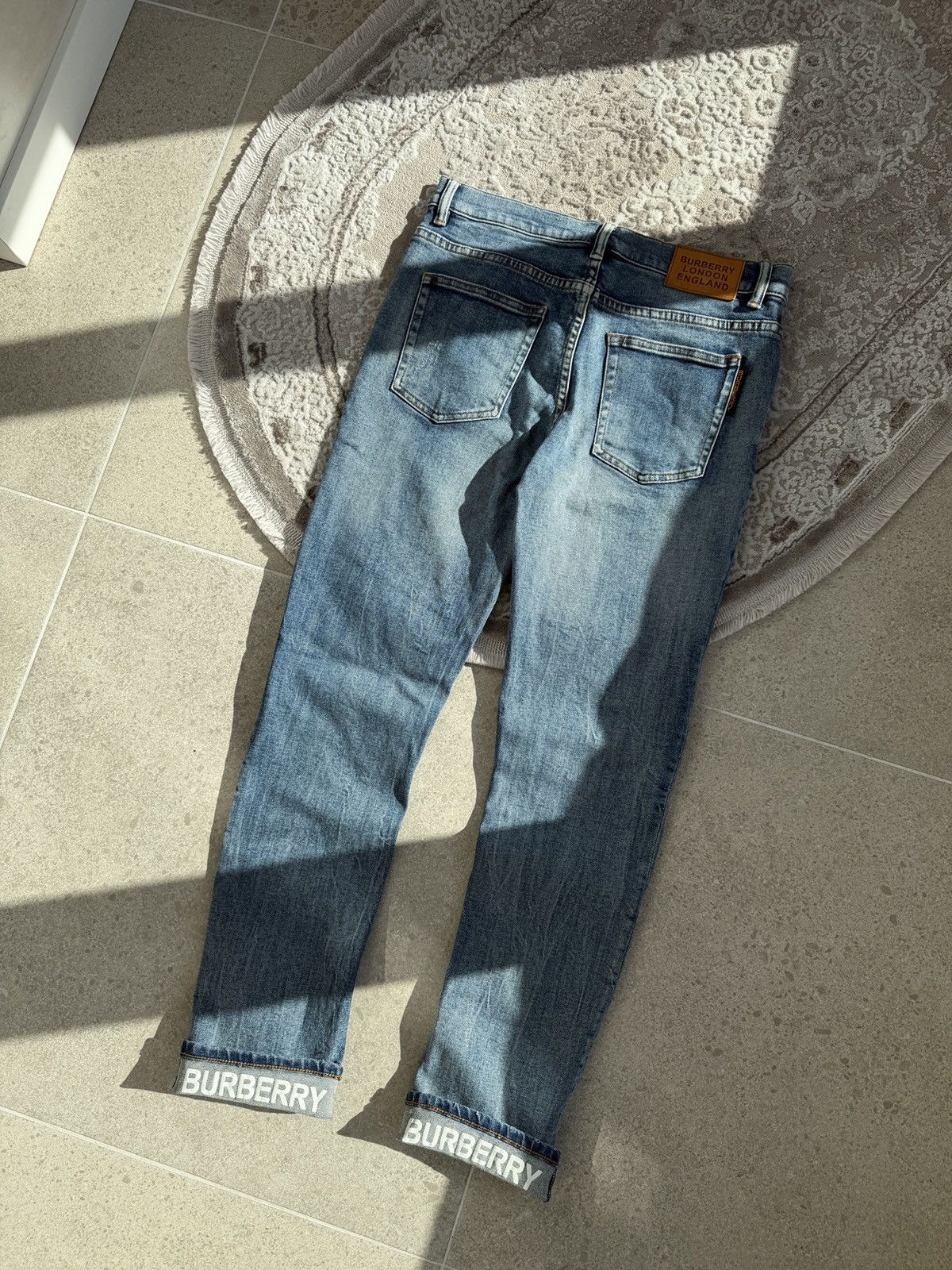 Burberry Burberry rare leg opening logo Jeans Size US 31 - 4 Thumbnail