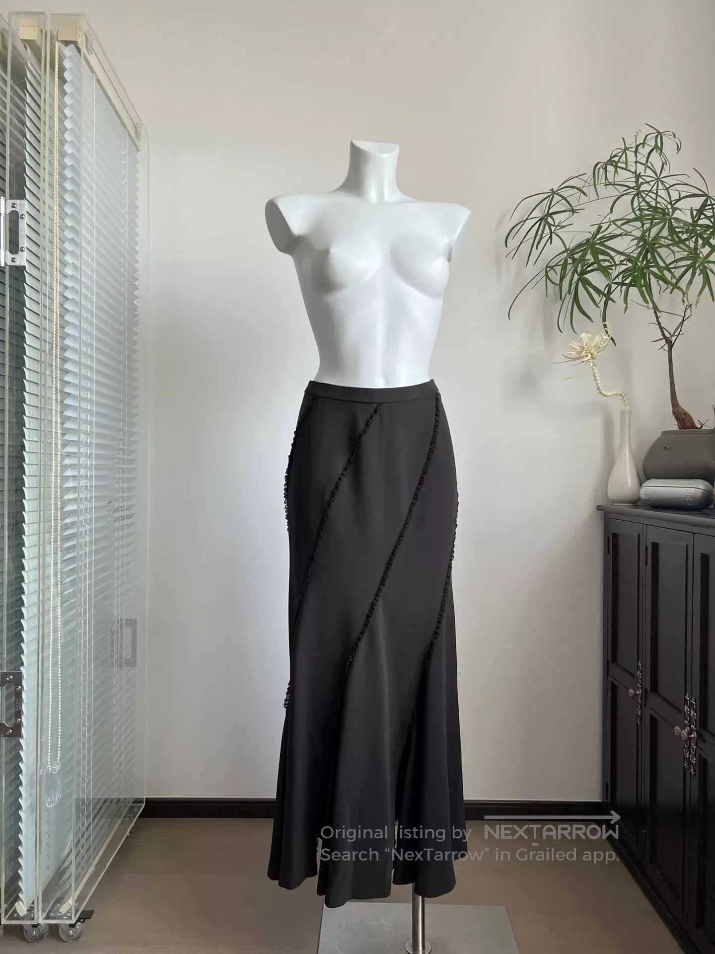 Other Vintage Diagonal Cut Fishtail Dress. Size 30" / US 8 / IT 44 - 1 Thumbnail