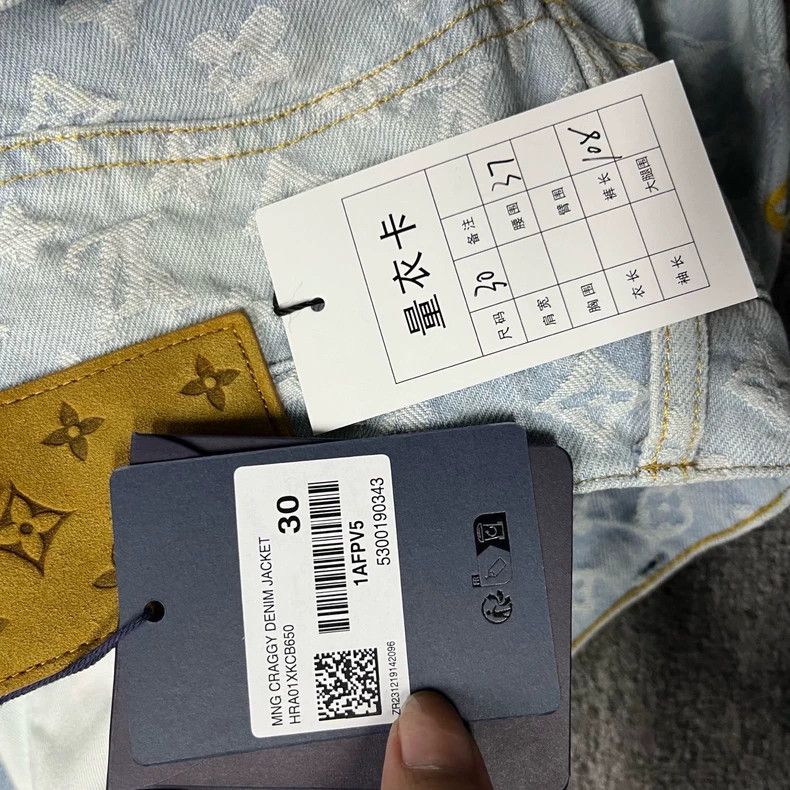 Louis Vuitton Louis Vuitton Blue Logo monogrammed button pocket jeans Size US 30 / EU 46 - 4 Thumbnail