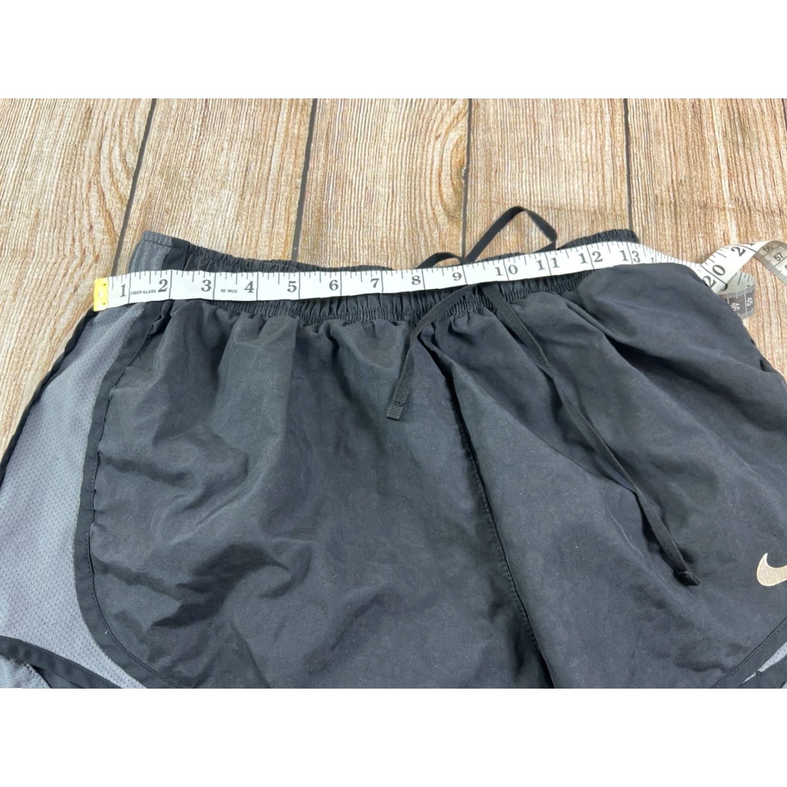Nike VINTAGE Women’s Nike Dri Fit Black Grey Running Athletic Shorts L Womens Size 36" / US 14 / IT 50 - 7 Thumbnail