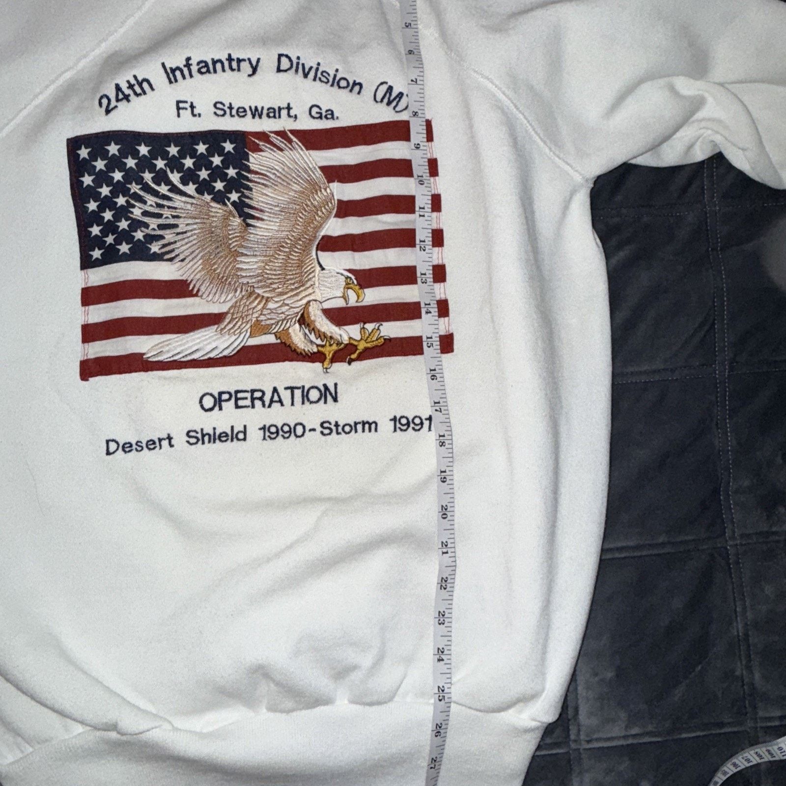 Hanes Vintage Desert Storm Shield 90’s Sweatshirt White XL Eagle Size US XL / EU 56 / 4 - 7 Thumbnail
