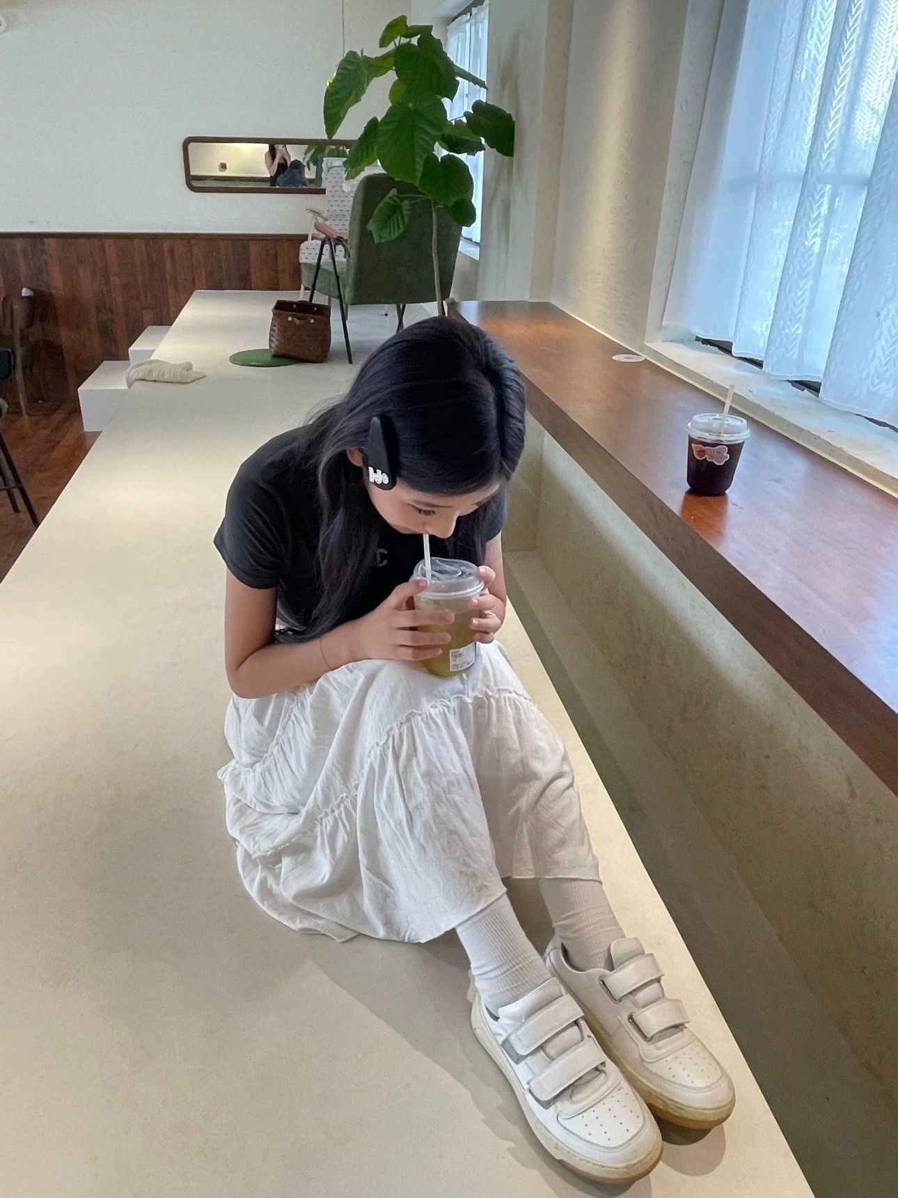 Acne Studios Acne Studios women's white velcro sneakers 35 Size US 4.5 / IT 34.5 - 9 Thumbnail