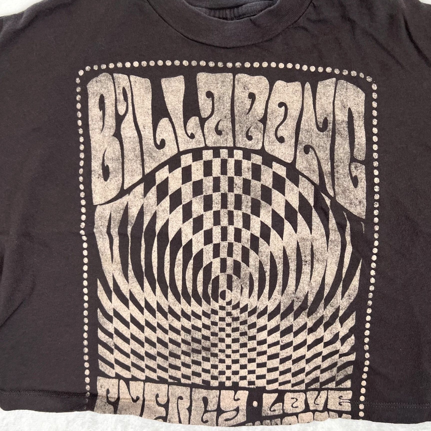 Billabong **Psychedelic Love Billabong Womens XS Cropped Long Sleeve T-Shirt** User: **Psychedelic Love Billabong Womens XS Cropped Long Sleeve T-Shirt** Size XS / US 0-2 / IT 36-38 - 2 Thumbnail