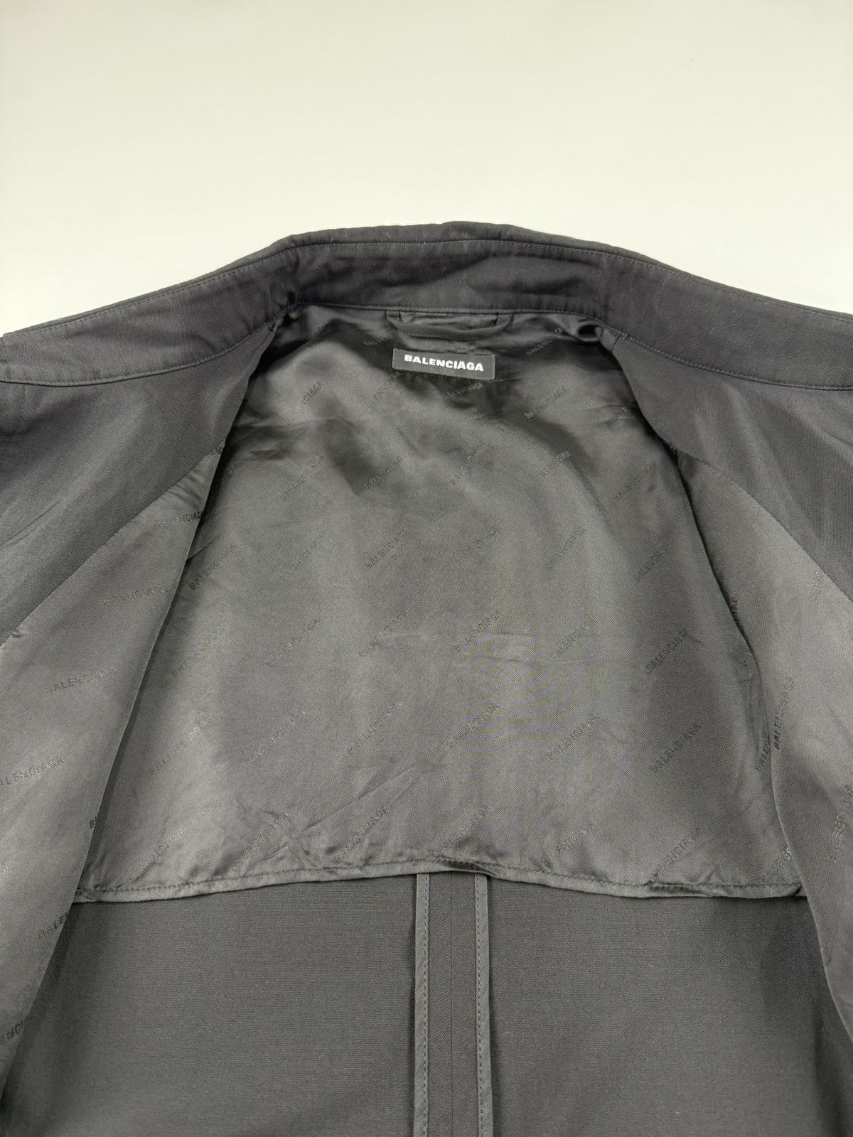 Balenciaga Balenciaga Oversized Shirt Jacket with Shoulder Pad Size US S / EU 44-46 / 1 - 14 Thumbnail