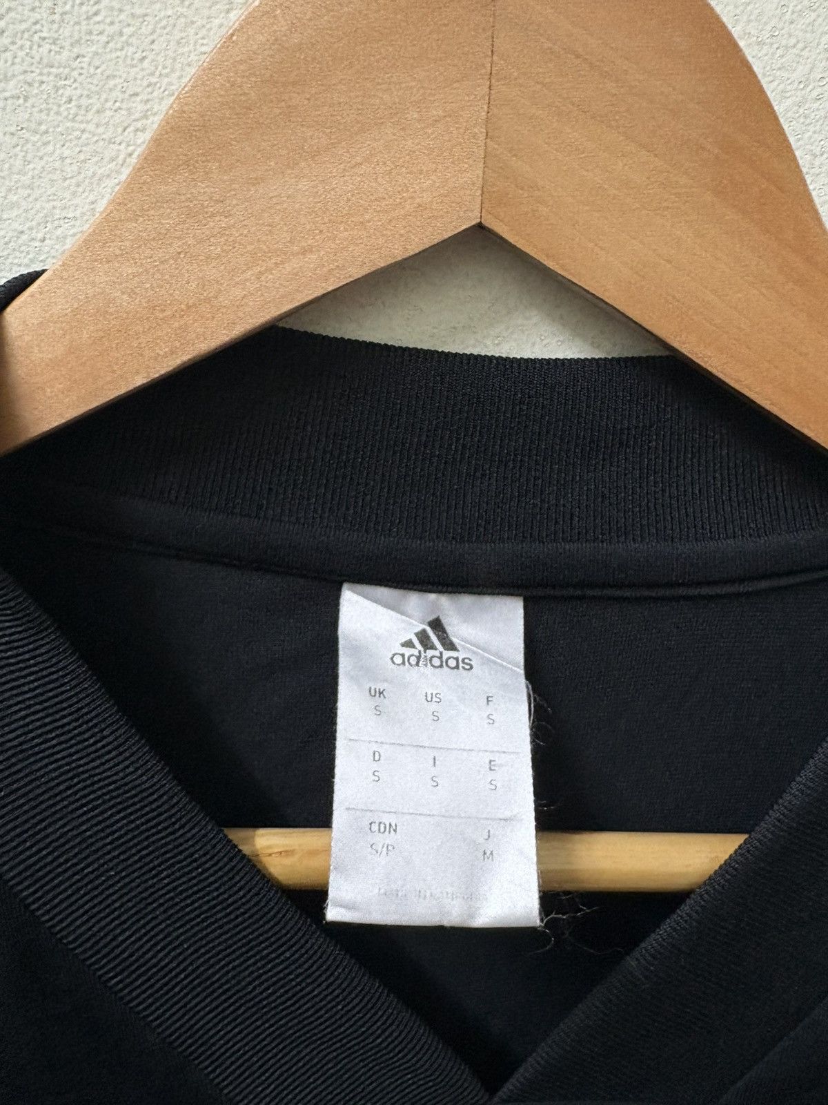 Adidas MANCHESTER UNITED TRAINING KIT 2018/2019 AON LONGSLEEVE Size US S / EU 44-46 / 1 - 4 Thumbnail