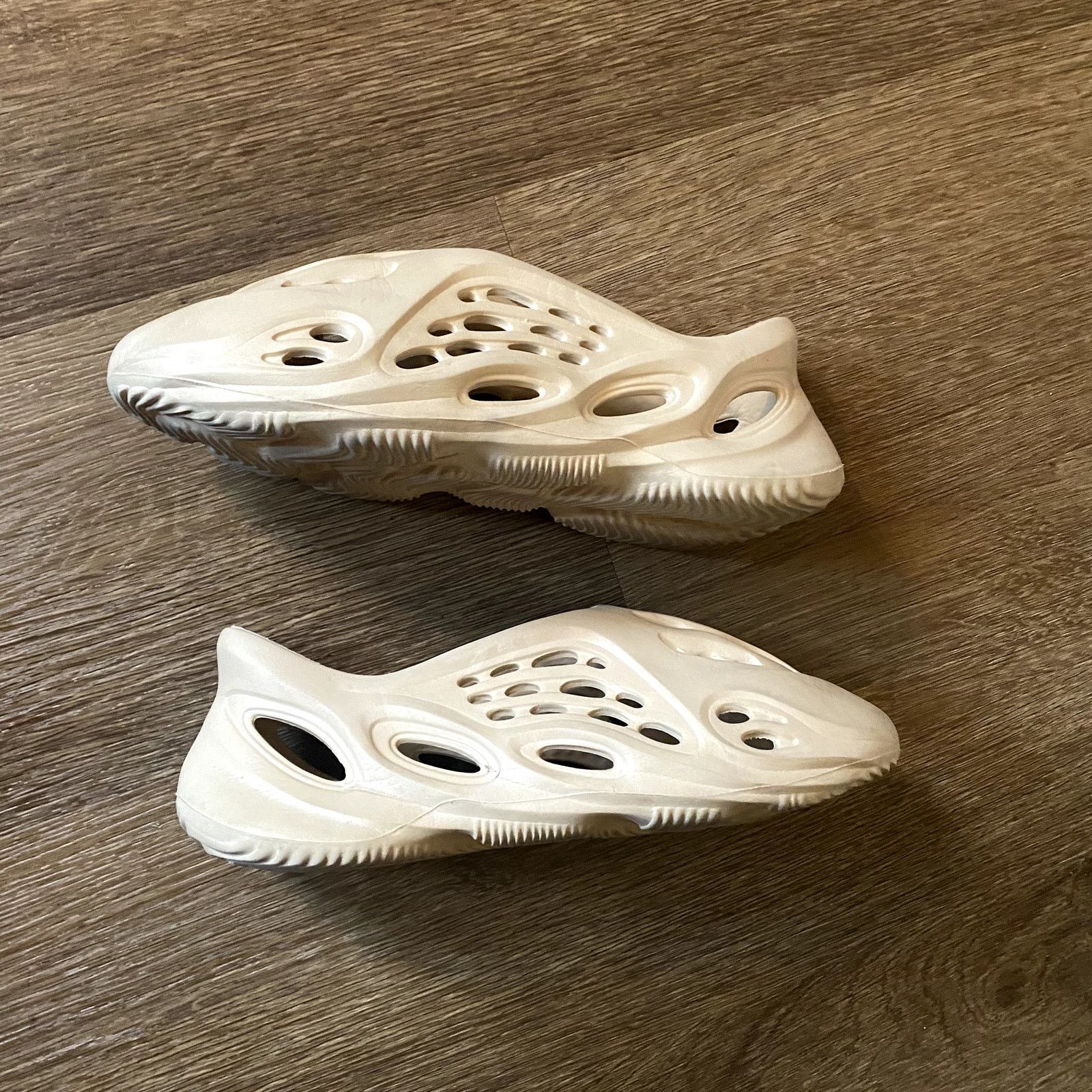 Other Beige Foam Slip-on Shoe Yeezy Look Alike Size US 6 / EU 39 - 4 Thumbnail