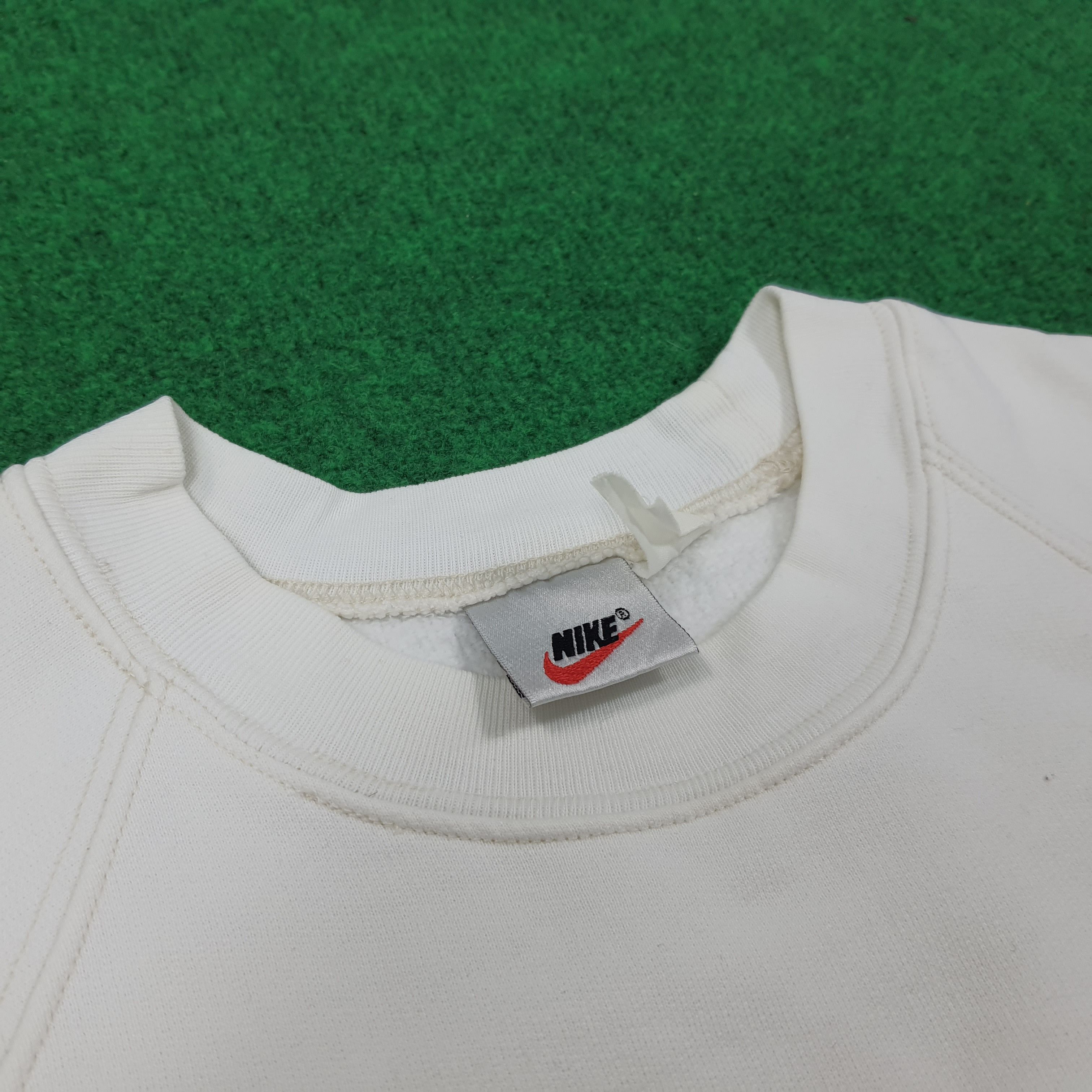 Nike × Vintage Vintage Nike Small Logo Embroidery Sweatshirt C230N21 Size US S / EU 44-46 / 1 - 5 Thumbnail