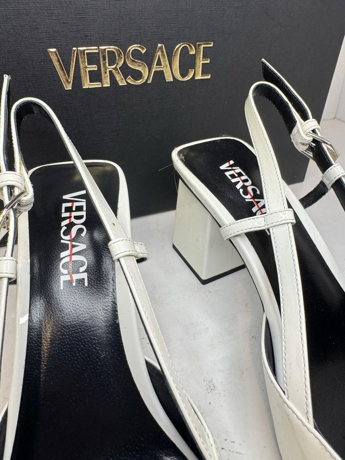 Versace Versace Medusa Head leather pumps Size 37/7 Size US 7 / IT 37 - 3 Thumbnail
