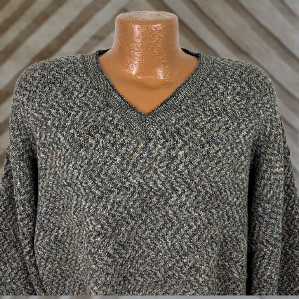 Olive VINTAGE TSR USA Mens XL Chevron Stripe V-Neck Pullover Sweater Size US XL / EU 56 / 4 - 1 Thumbnail
