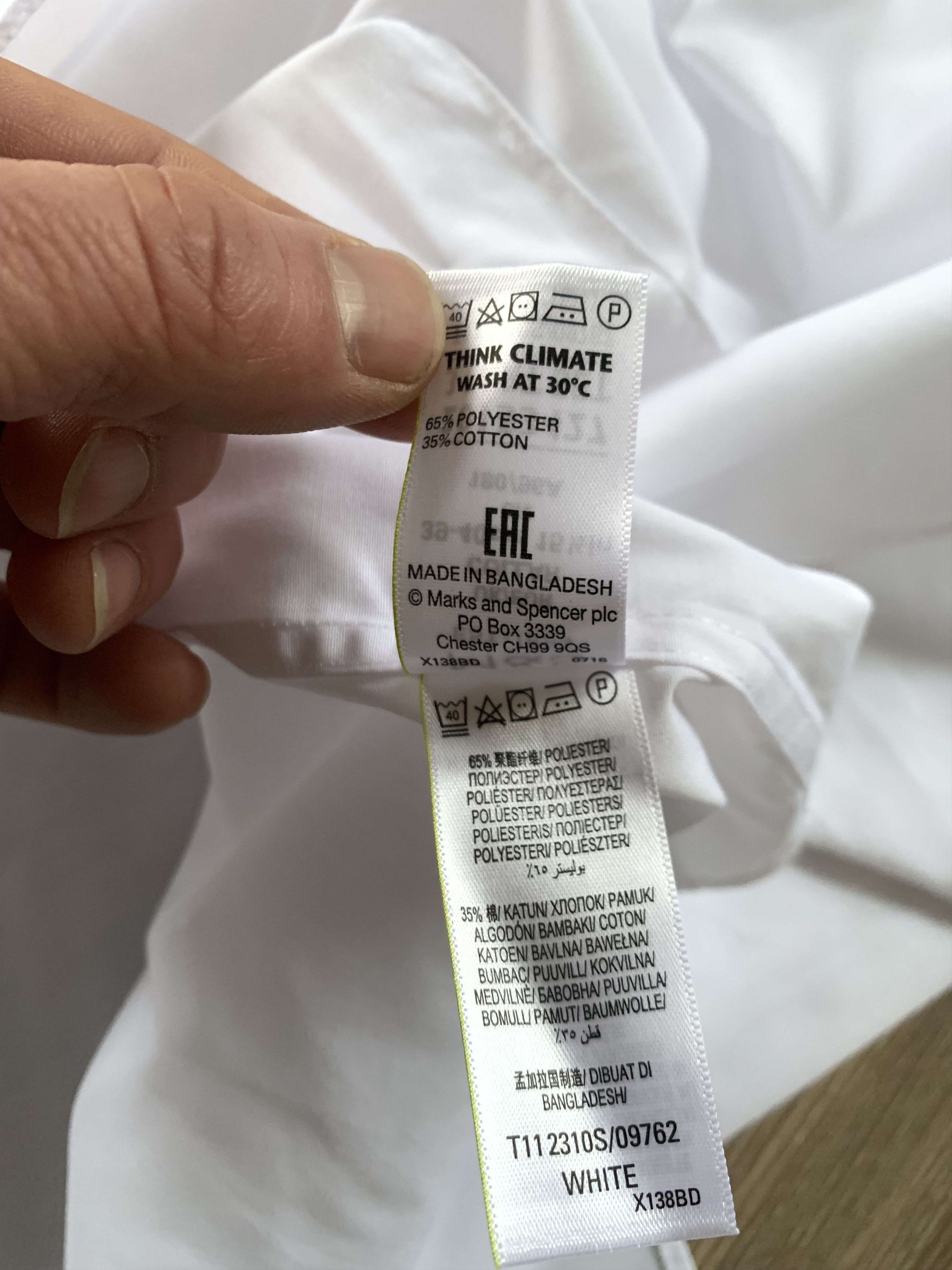 Marks & Spencer Marks & Spencer Classic White Button Up Shirt Size US M / EU 48-50 / 2 - 7 Thumbnail