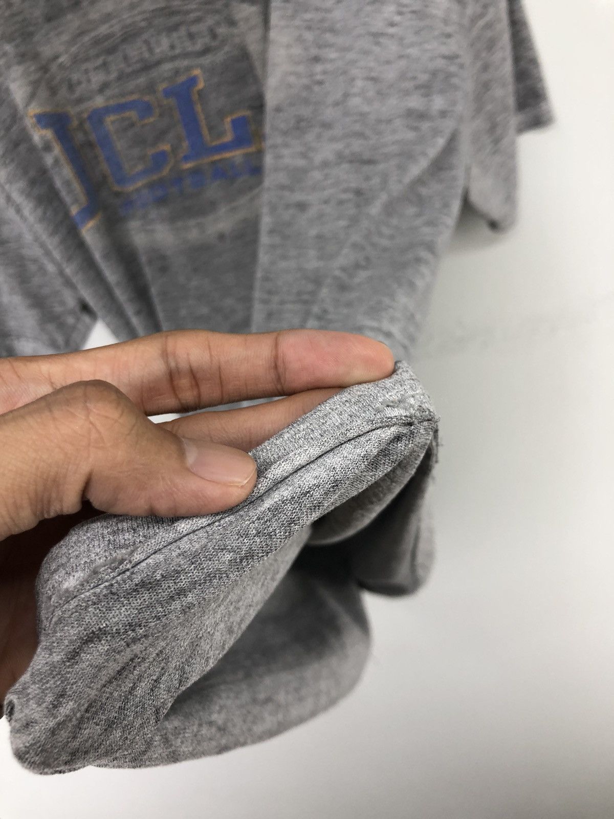 Vintage Vintage UCLA FOOTBALL Distressed Thrashed Tshirt Size US XL / EU 56 / 4 - 23 Thumbnail