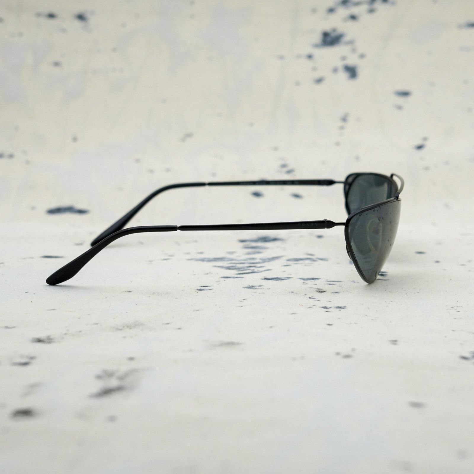 Prada Prada spr 62v black cat eye grey tint lens logo sunglasses Size ONE SIZE - 3 Thumbnail
