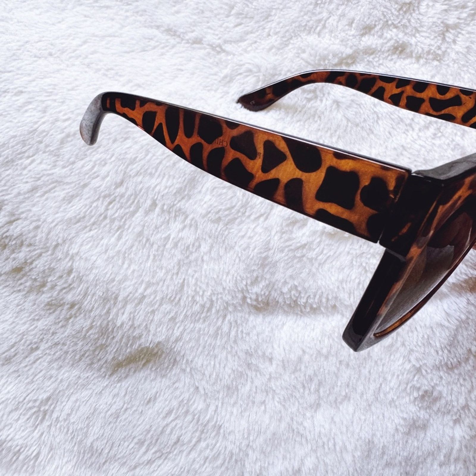 Other Liora Tortoise Brown Oversized Bold Sunglasses Size ONE SIZE - 5 Thumbnail