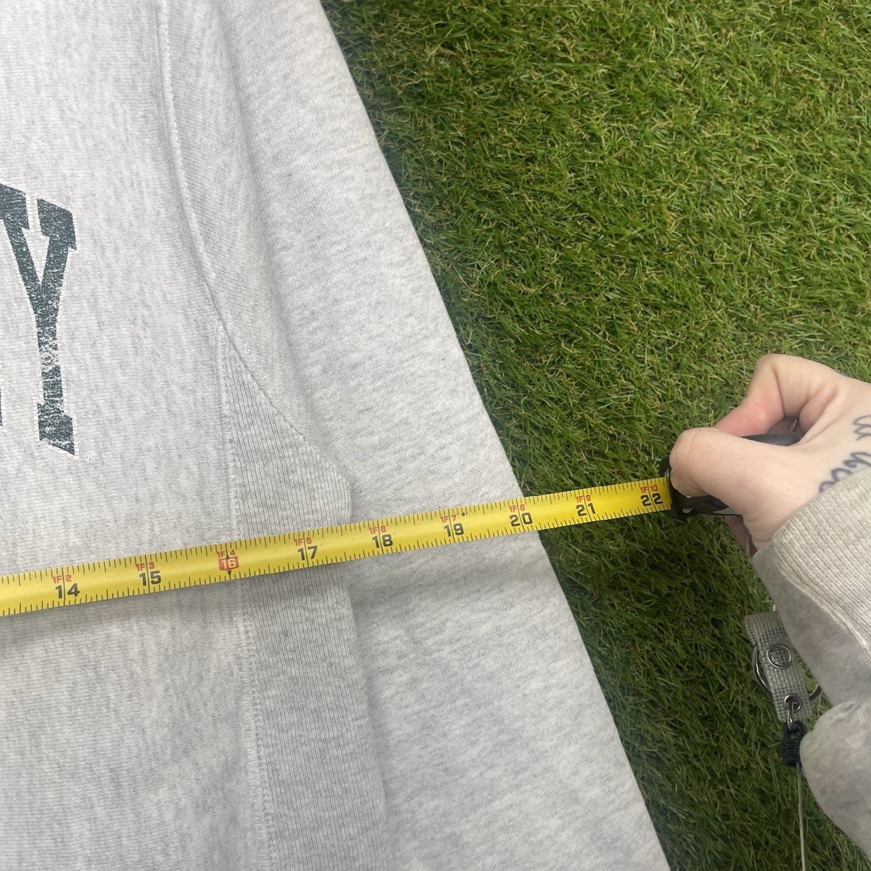 Champion VINTAGE Champion Deer Valley Sweatshirt Mens XS Pullover Reverse Weave Crewneck 90s Gray Cotton Blend Long Sleeve Size US XS / EU 42 / 0 - 4 Thumbnail