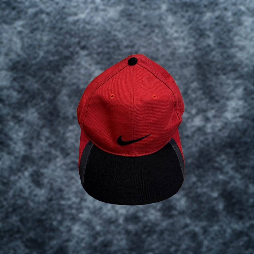 Nike VINTAGE Nike Hat Mens One Size Red Golf Cap Strapback Adjustable Fits All Swoosh 90s Vtg Size ONE SIZE - 1 Thumbnail