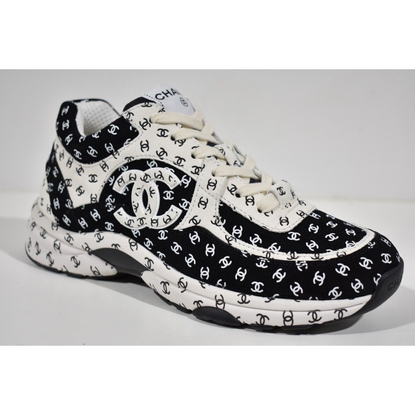 Chanel 22A Suede Printed CC Logo Flat Runner Trainer Sneaker 37 Size US 7 / IT 37 - 2 Thumbnail