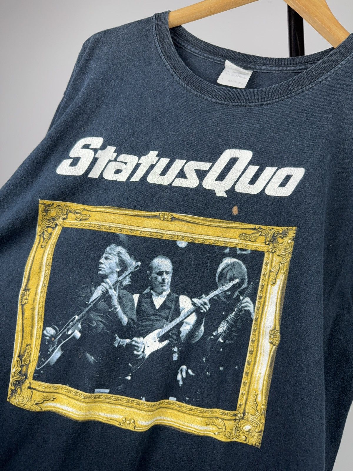 Band Tees 00s Vntg Status Quo Band Graphic T-Shirt Gildan Black Size L Size US L / EU 52-54 / 3 - 6 Thumbnail