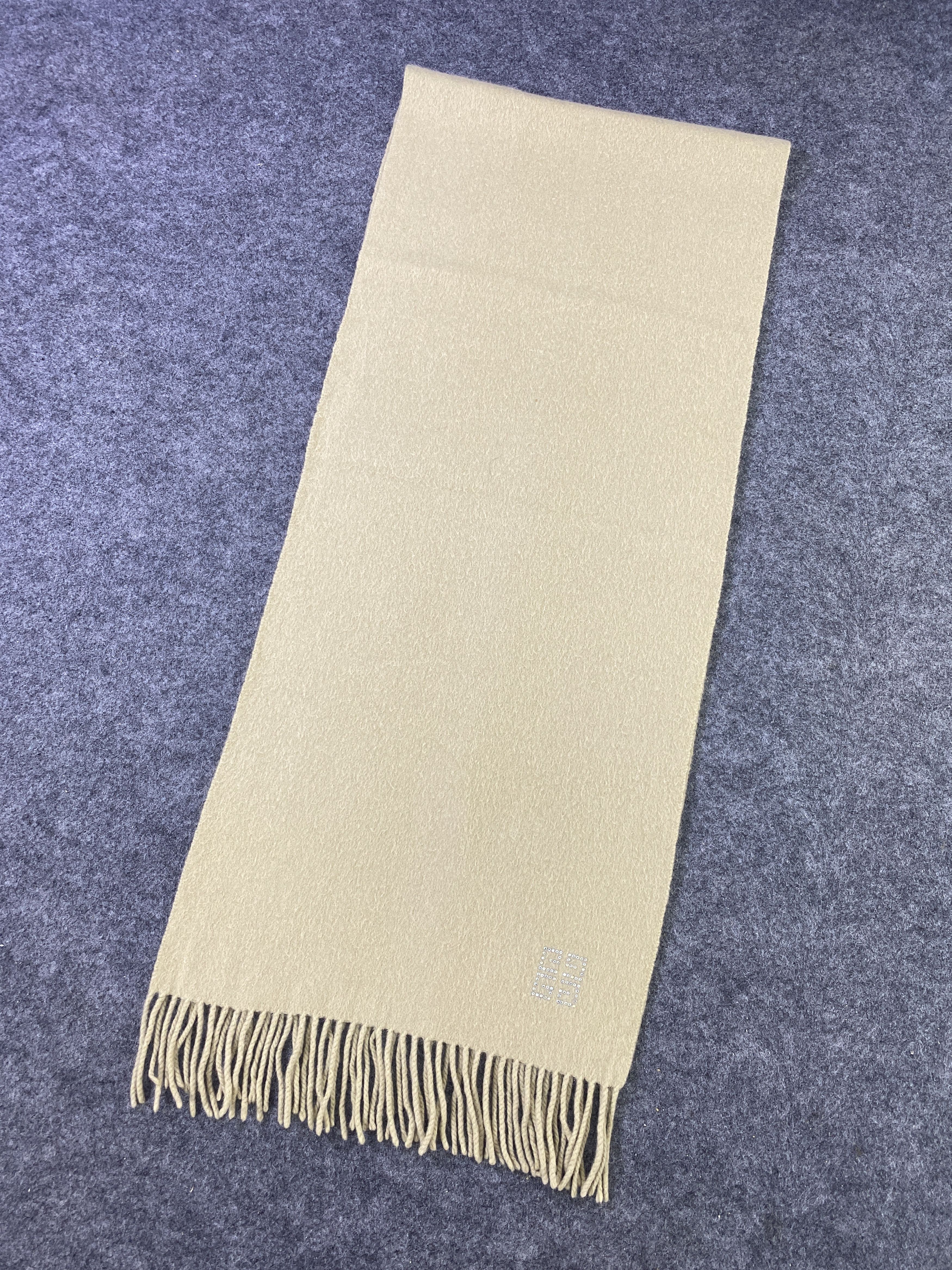 Givenchy Givenchy Scarf / Muffler / Neckwear -T996 Size ONE SIZE - 2 Thumbnail