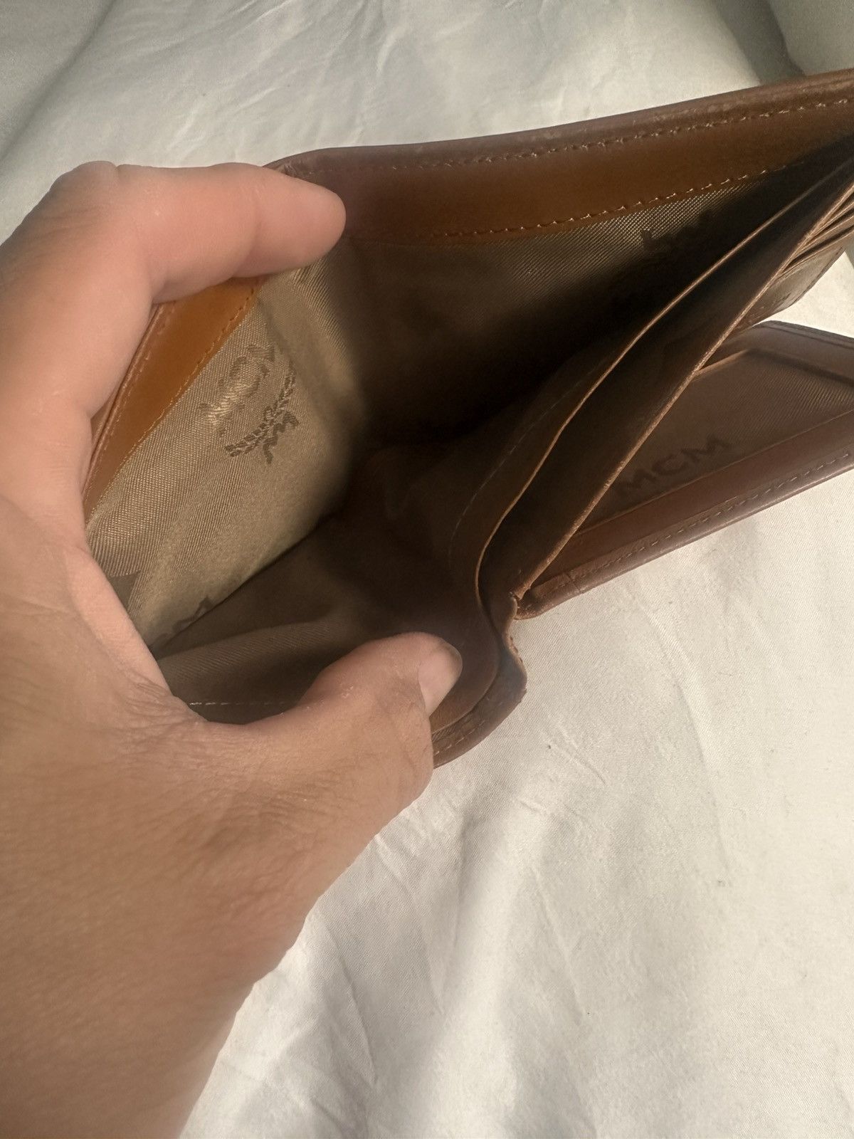 MCM Mcm bifold wallet. Light used really nice condition Size ONE SIZE - 4 Thumbnail
