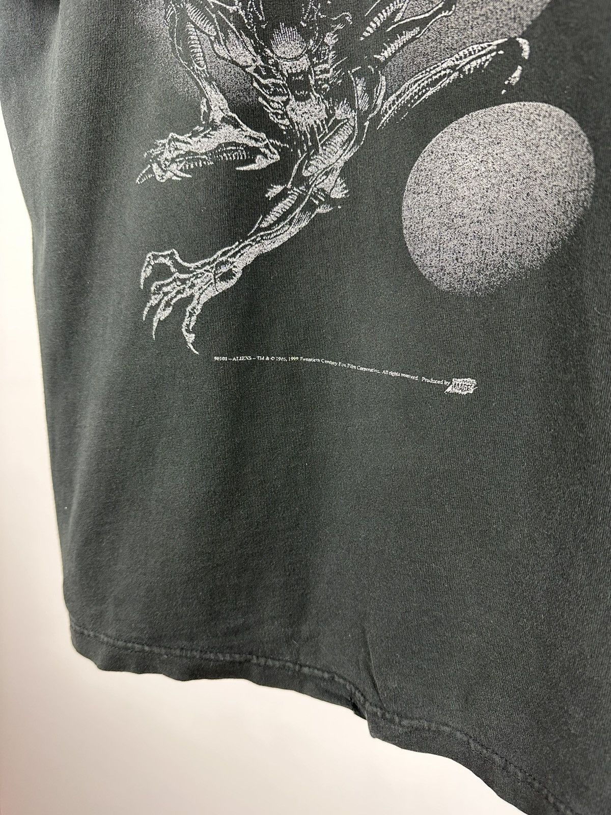 Vintage 1999 Aliens Comic Images Movie Tee Shirt Marvel Anime Rap Size US XL / EU 56 / 4 - 5 Thumbnail