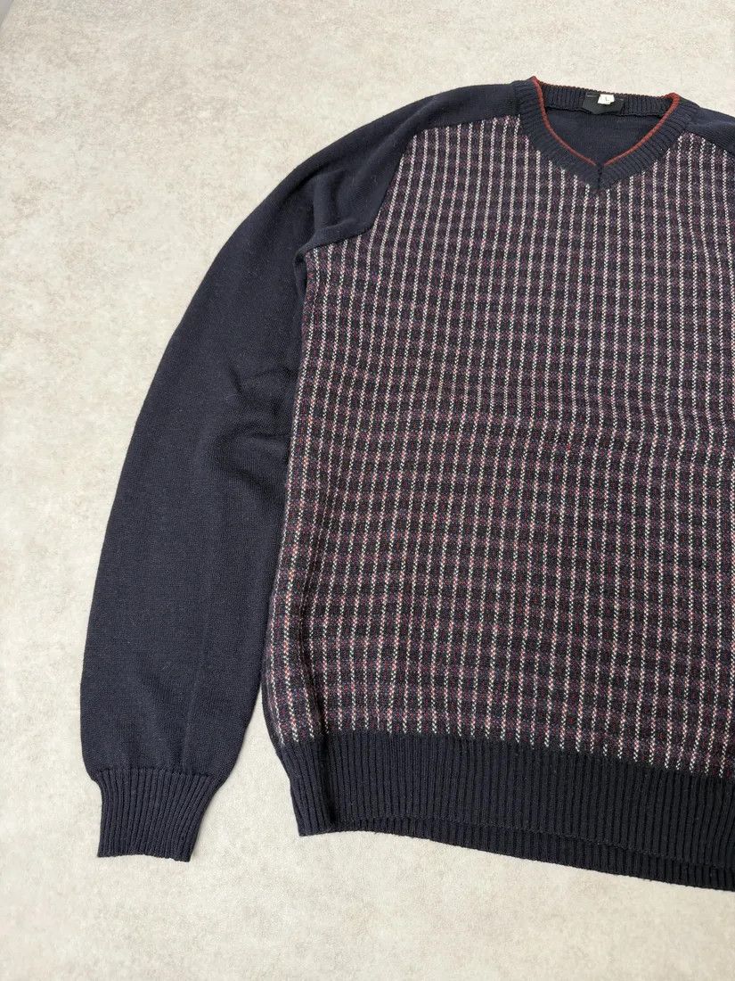 Dolce & Gabbana 2000s Dolce & Gabbana V Neck Navy Wool Sweater Size US S / EU 44-46 / 1 - 8 Thumbnail