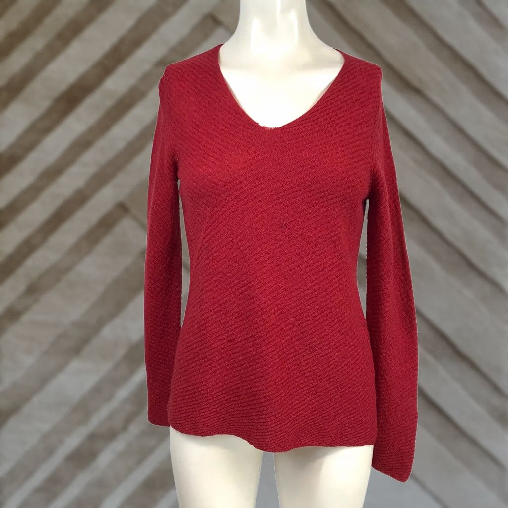 Eileen Fisher VINTAGE? No. Eileen Fisher Red 100% Italian Wool Diagonal Ribbed V-Neck Sweater Petite PS Shirt Women Size S / US 4 / IT 40 - 1 Thumbnail