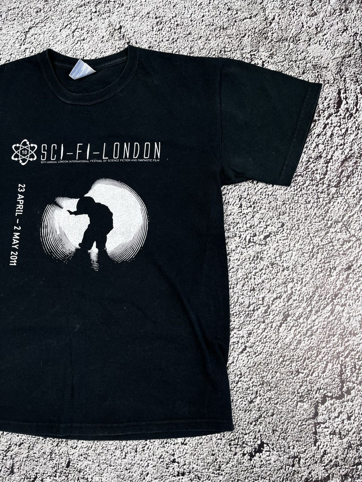 Band Tees Vintage Y2K 2011 Sci-Fi-London festival big logo tee size M Size US M / EU 48-50 / 2 - 3 Thumbnail