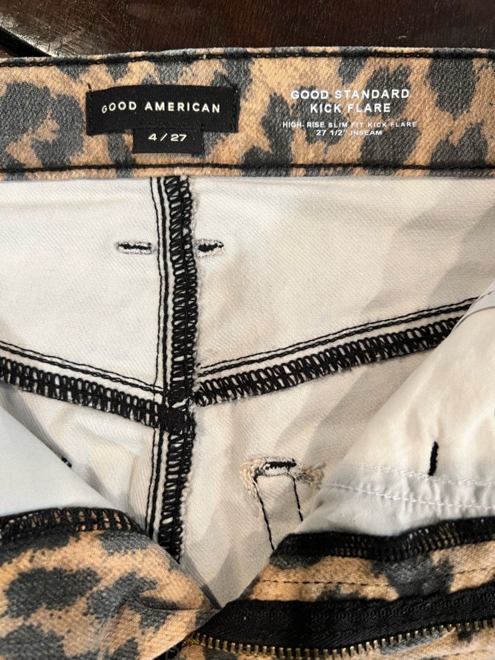 Good American Good American Good Standard Kick Flare Jeans Leopard Print Size 27" / US 4 / IT 40 - 5 Thumbnail