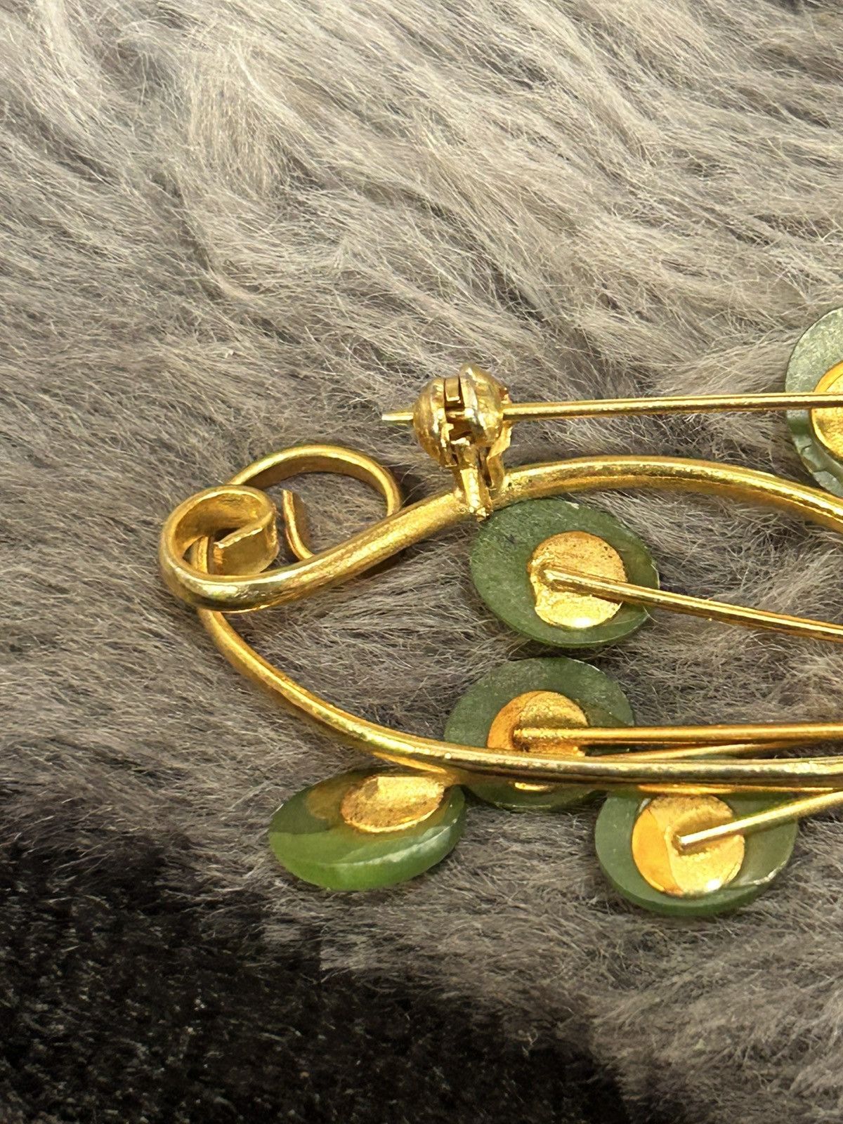 Vintage Vintage 60s nephrite jade filigree gold filled brooch pin Size ONE SIZE - 5 Thumbnail