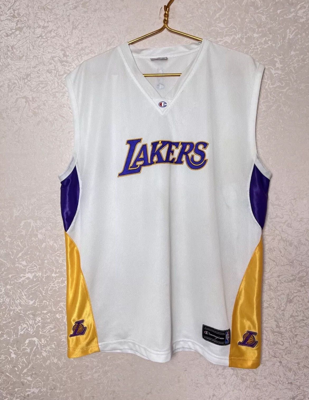 Champion × NBA × Vintage Vintage Champion Los Angeles Lakers Jersey Size XL Size US XL / EU 56 / 4 - 1 Thumbnail