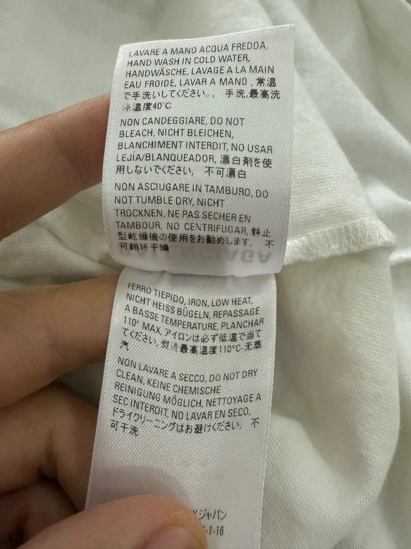 Balenciaga Balenciaga White T-Shirt Arrow Front Wi-Fi Back XXS (L/XL) Size US XXS / EU 40 - 6 Thumbnail